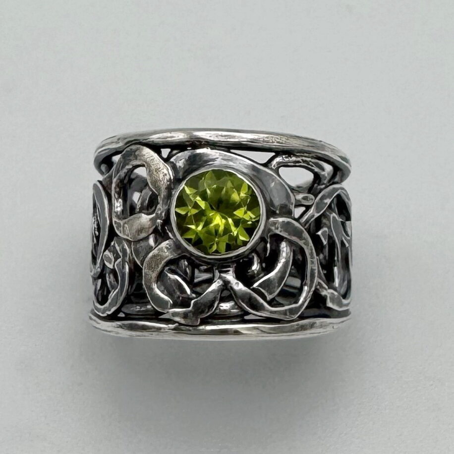 Pebbles Ring with Peridot by A & R Jewellery
